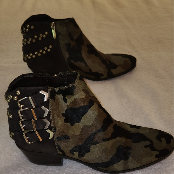 EUC Sam Edelman Suede Booties - Picture 2 of 6